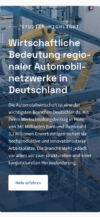Großflächiges Bild mit Text-Overlay „Wirtschaftliche Bedeutung regionaler Automobilnetzwerke in Deutschland“. Im Hintergrund ist eine automatisierte Fabrikhalle mit gelben Industrierobotern zu sehen.