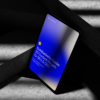 Tablet zeigt das Cover des Friendventure Sichtbarkeits-Guides zur GEO-Optimierung für KI-Ready Websites
